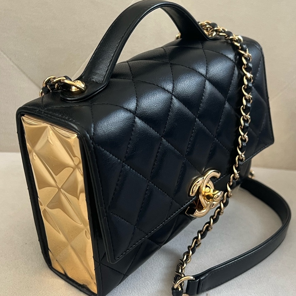 ❌Reserved❌🔥🔥Chanel Quilted Lambskin Golden Box Top Handle mini rectangular Bag - Picture 3 of 9